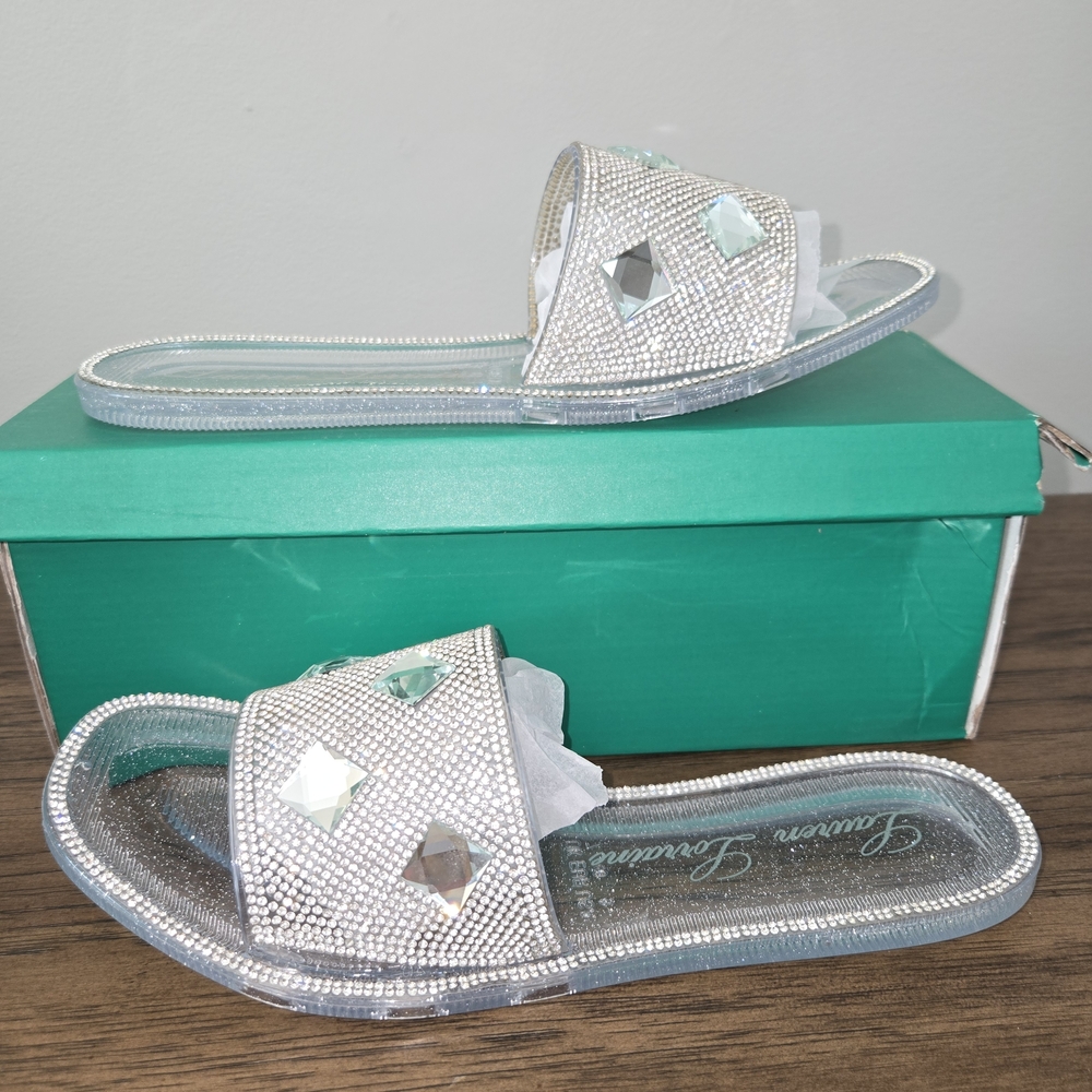 Lauren Lorraine Bianca Clear ~ NWT ~ 9.5